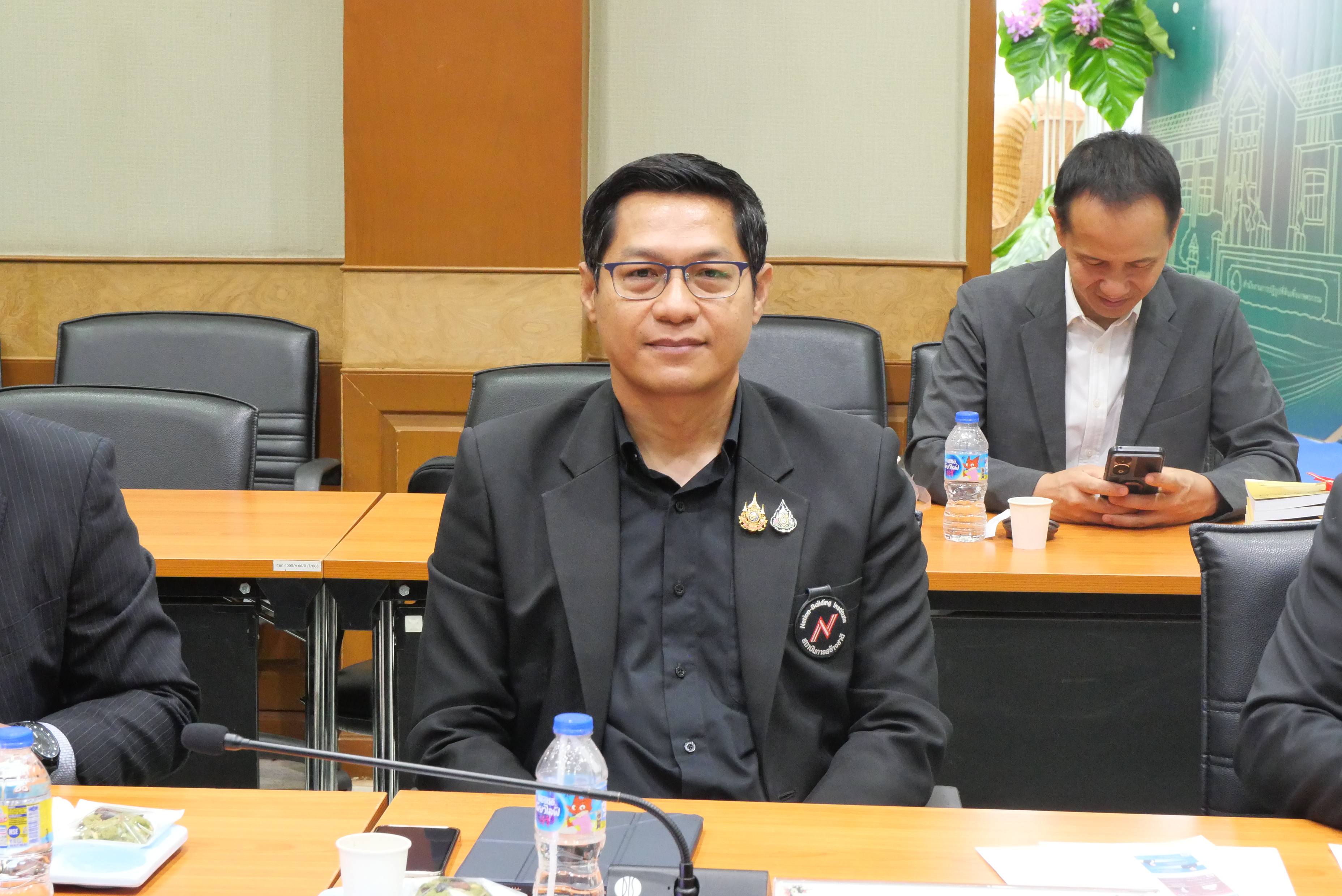 title - ส.ป.ก. ต้อนรับคณะสถาบันการสร้างชาติ (สกสช.) Nation-Buliding Institute (NBI) ในการเข้าเยี่ยมหน่วยงานองค์กร 